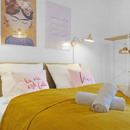 Olive - Scandi - Kingsize - Free Parking