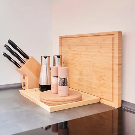 Olive - Scandi - Kingsize - Free Parking *