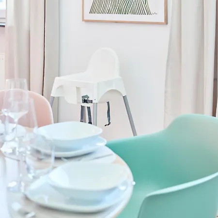 Olive - Scandi - Kingsize - Free Parking Apartment