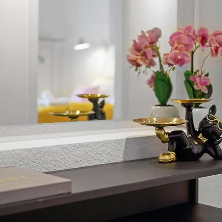 Olive - Scandi - Kingsize - Free Parking