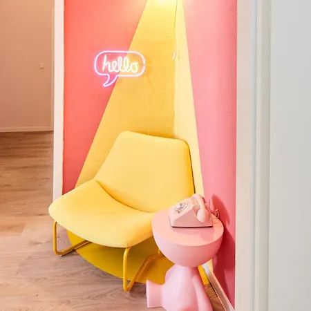 Olive - Scandi - Kingsize - Free Parking *